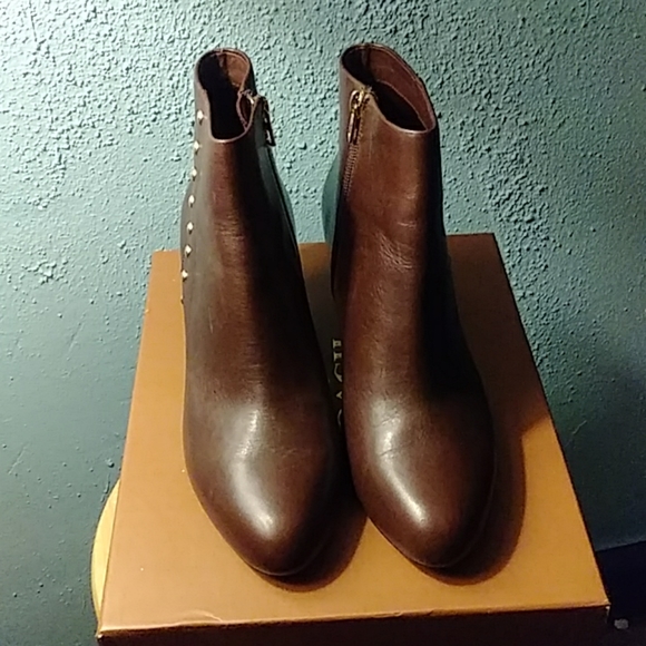 BOOTS - Picture 3 of 4